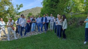 Lee más sobre el artículo Presentación de La noche que sonaron las campanas y visita a los escenarios de la novela